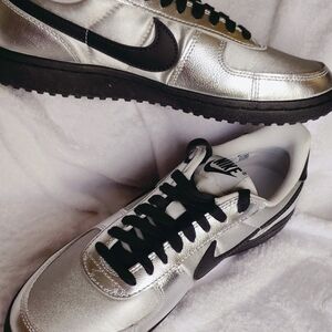 Nike Field General '82 sneakerrs Women Size 10.5, Men 9, New No Box